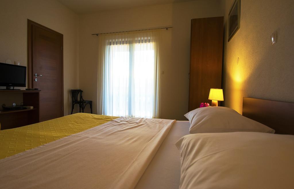 Apartments Zile Starigrad Room photo