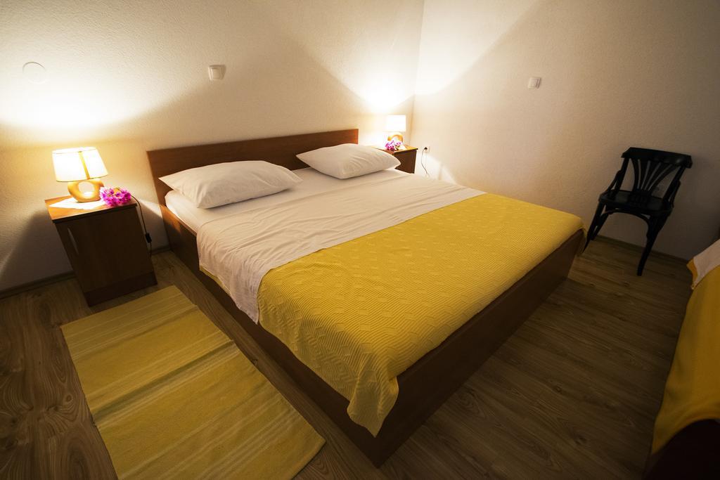 Apartments Zile Starigrad Room photo