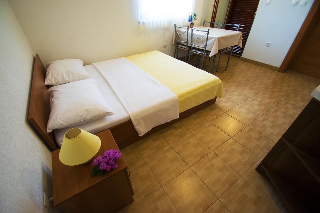 Apartments Zile Starigrad Room photo
