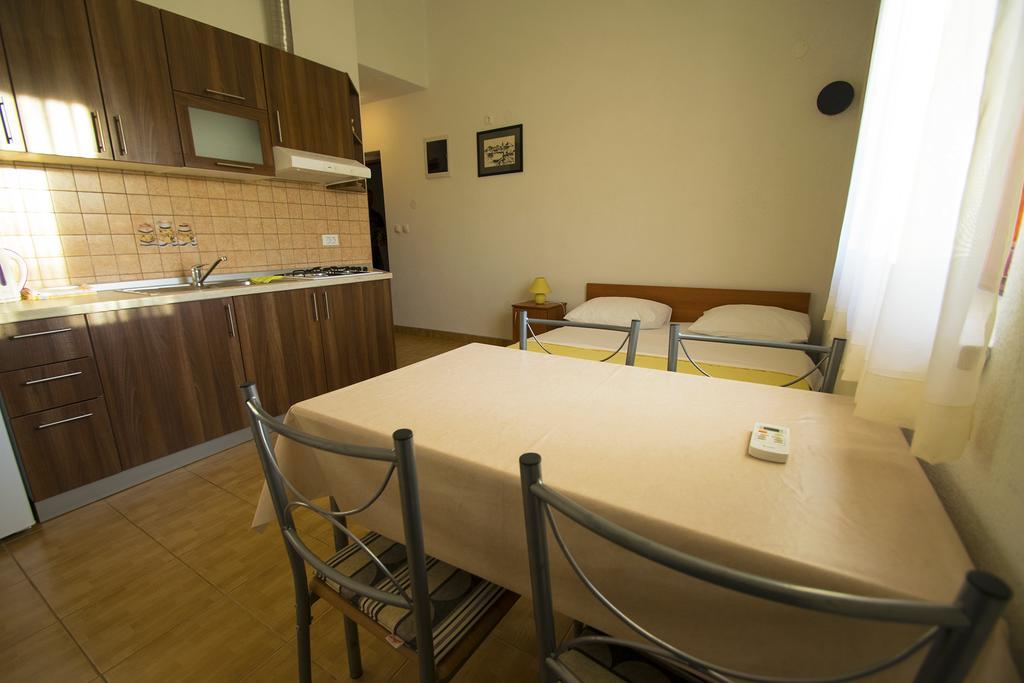Apartments Zile Starigrad Room photo