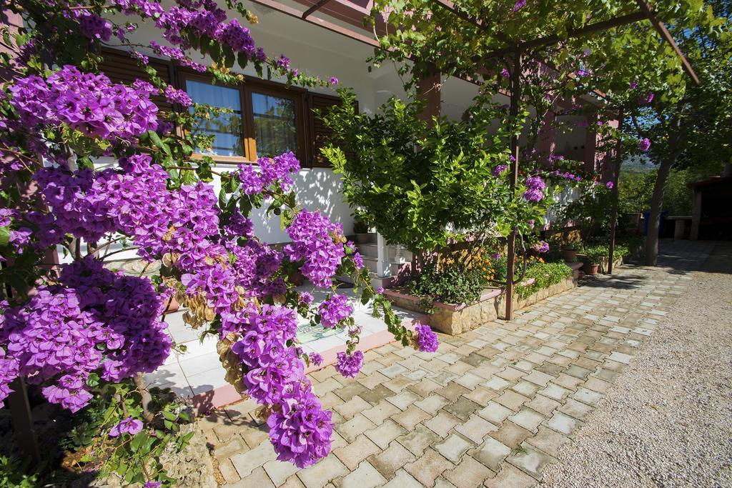 Apartments Zile Starigrad Exterior photo